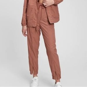 Gapfit Cargo Casual Pants